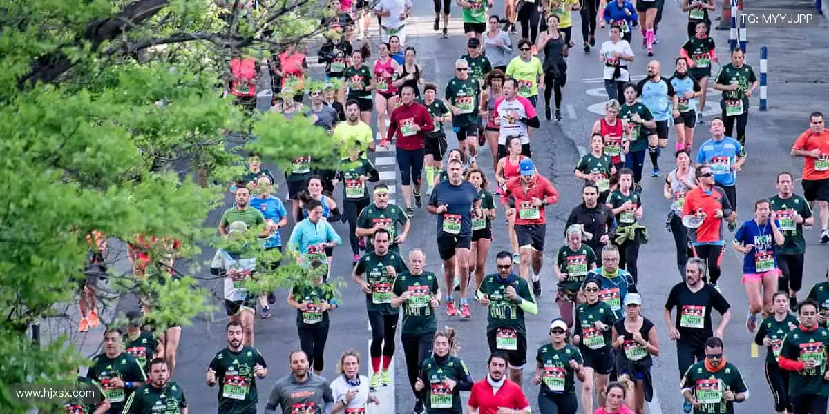 📱 实时互动,畅聊赛事!💬